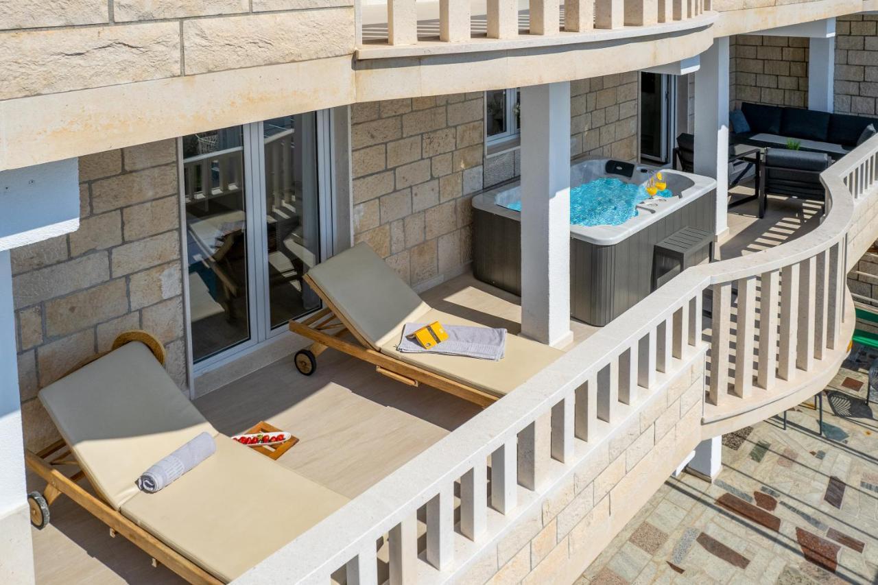 Apartmani Marko Omiš Buitenkant foto