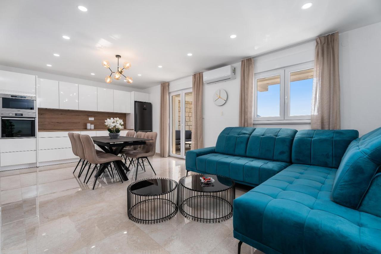 Apartmani Marko Omiš Buitenkant foto