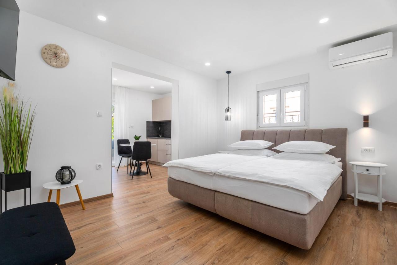 Apartmani Marko Omiš Buitenkant foto