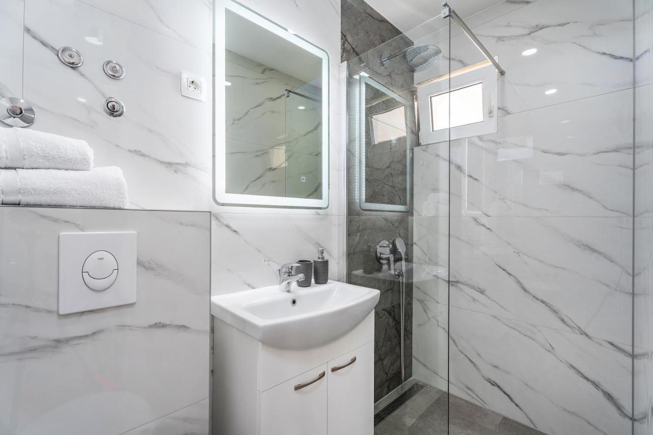 Apartmani Marko Omiš Buitenkant foto