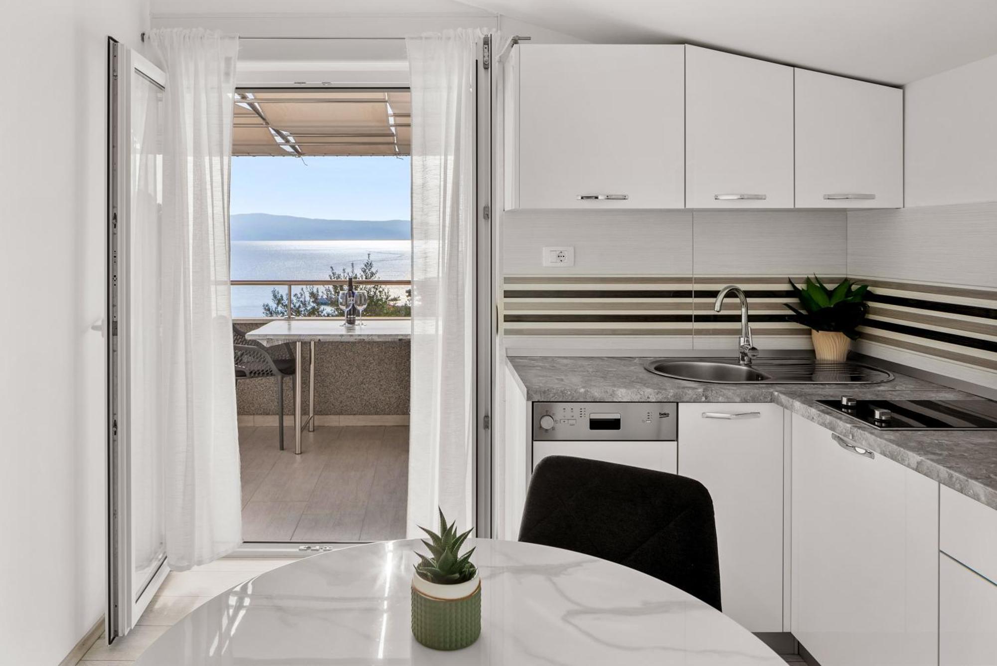 Apartmani Marko Omiš Buitenkant foto