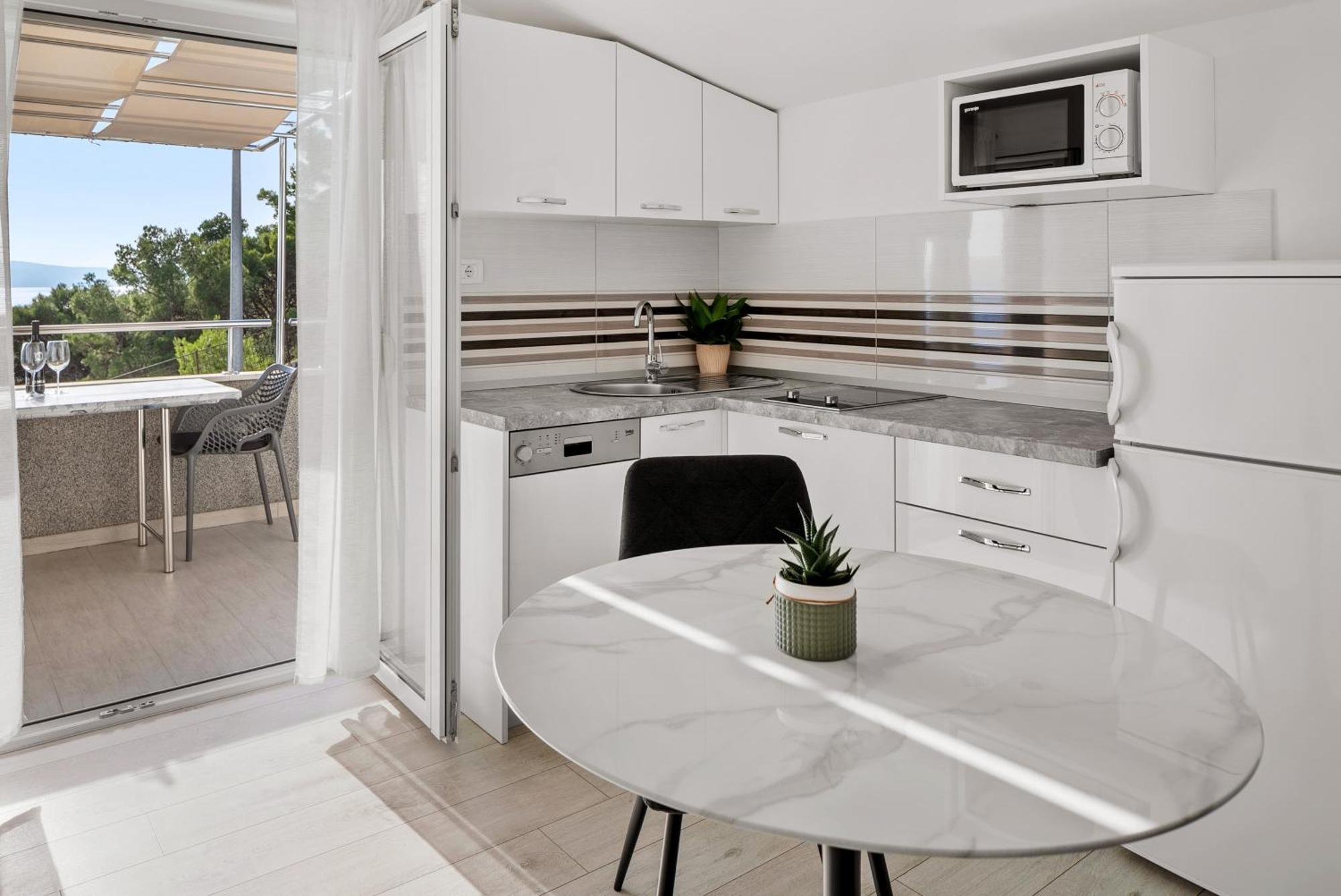Apartmani Marko Omiš Buitenkant foto